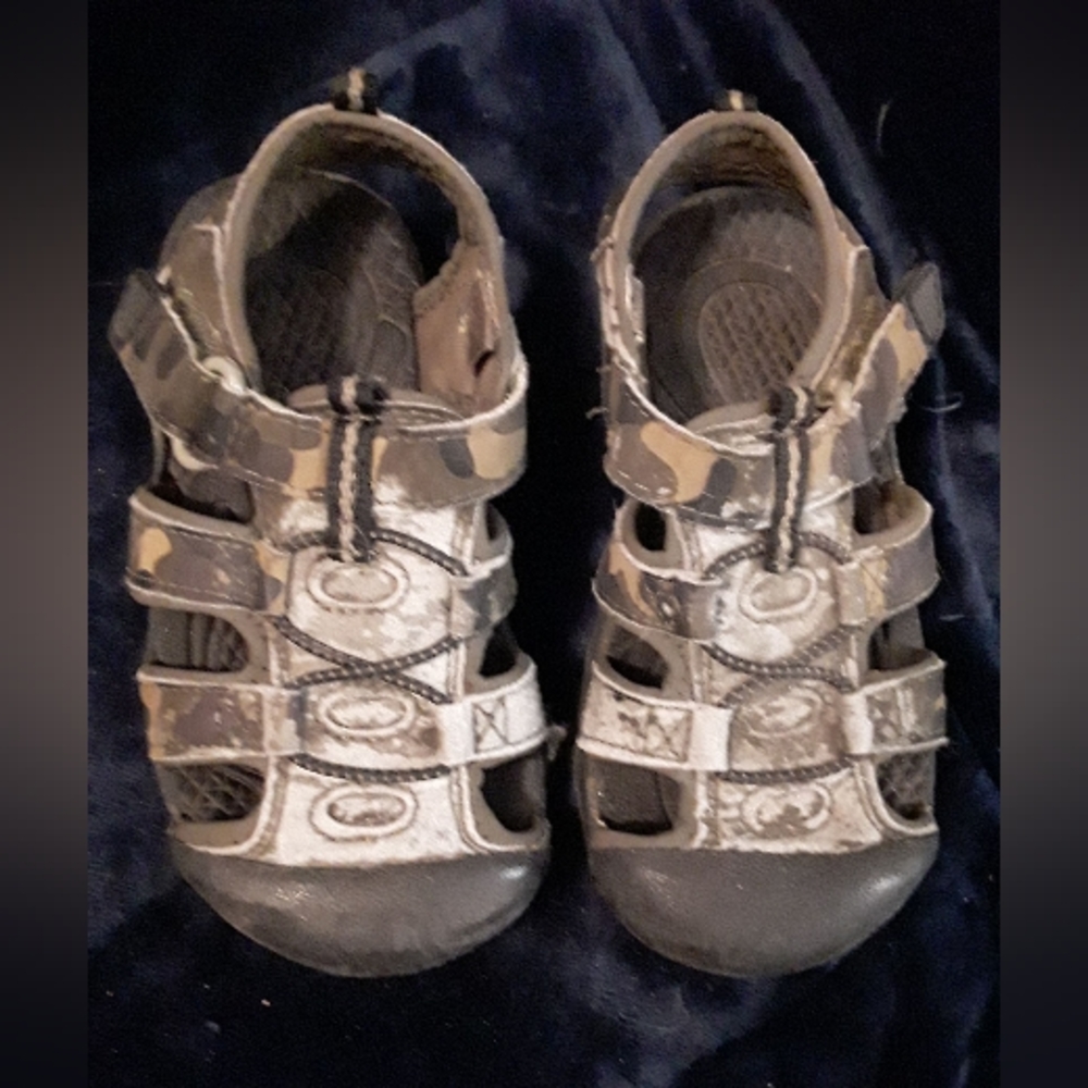 Toddler Faded Glory Sandals, Size 9
